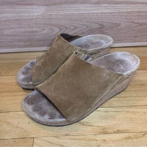 Birkenstock by Papillio Suede Tan Wedge Sandals - Size 8